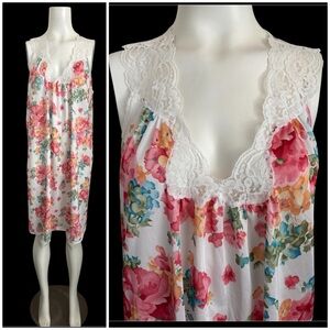 Vintage 80’s Vanity Fair Lace Trim Floral Nightgown Sz L